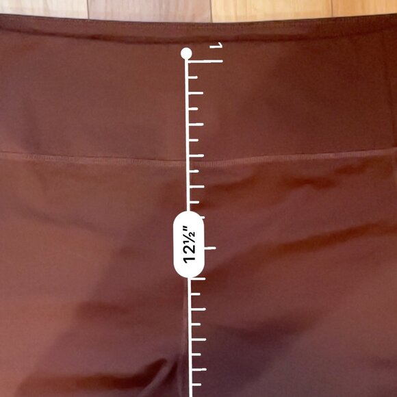 Girlfriend Collective high-rise bike short - Picture 7 of 8